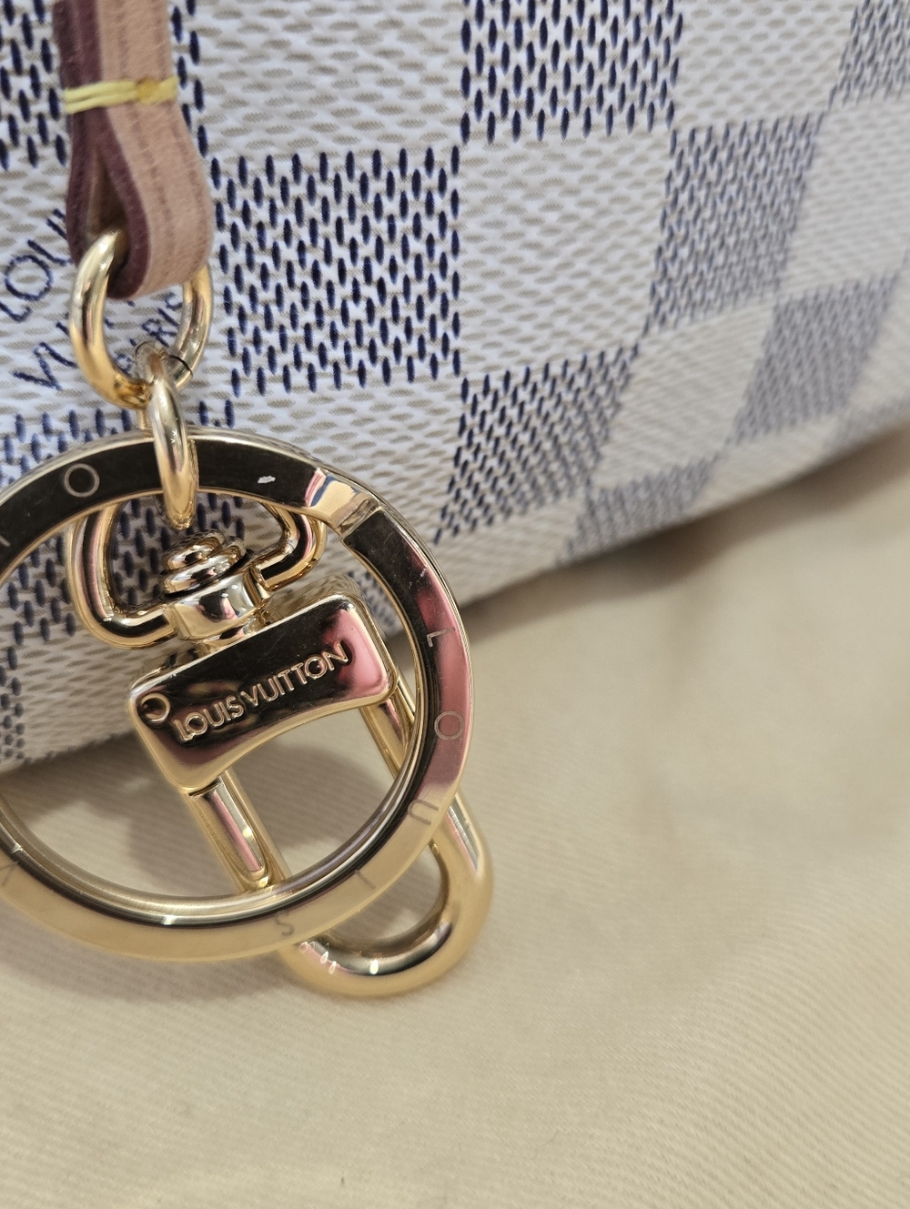 Authentic Louis Vuitton Damier Azur Artsy - Picture 8 of 13